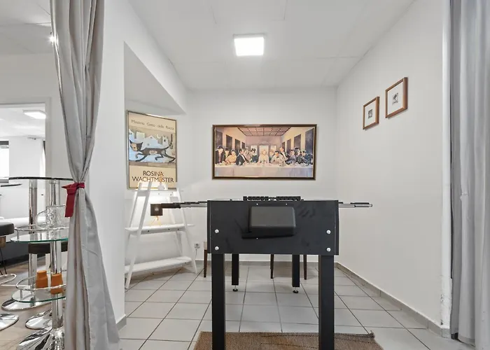 Flatista Homes - Garden House